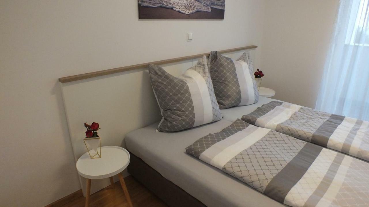 Apartment Paulina Novalja Extérieur photo