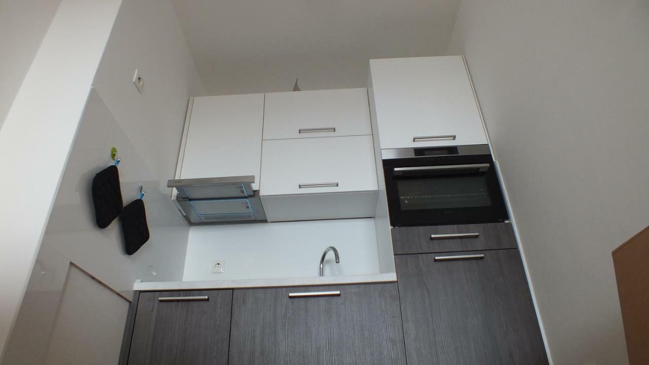 Apartment Paulina Novalja Extérieur photo