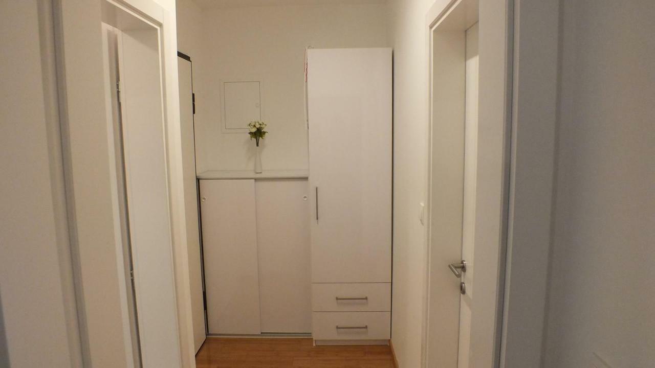 Apartment Paulina Novalja Extérieur photo