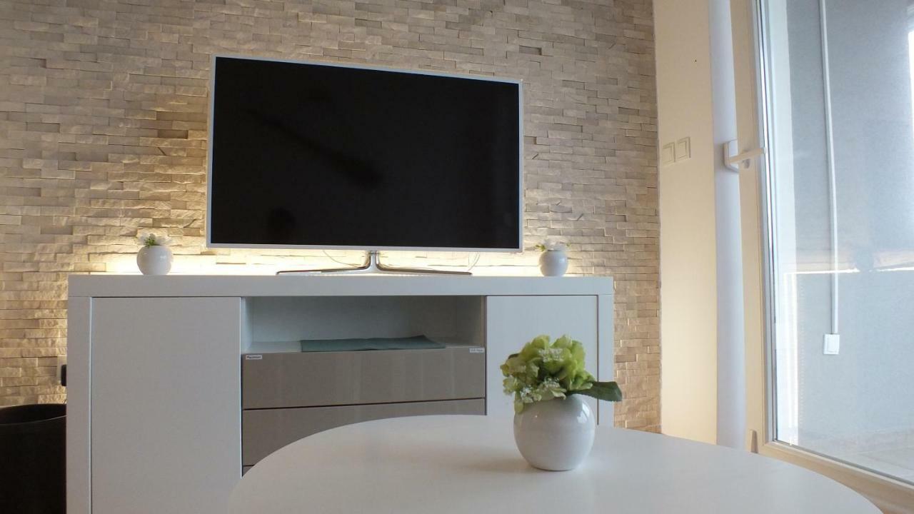 Apartment Paulina Novalja Extérieur photo